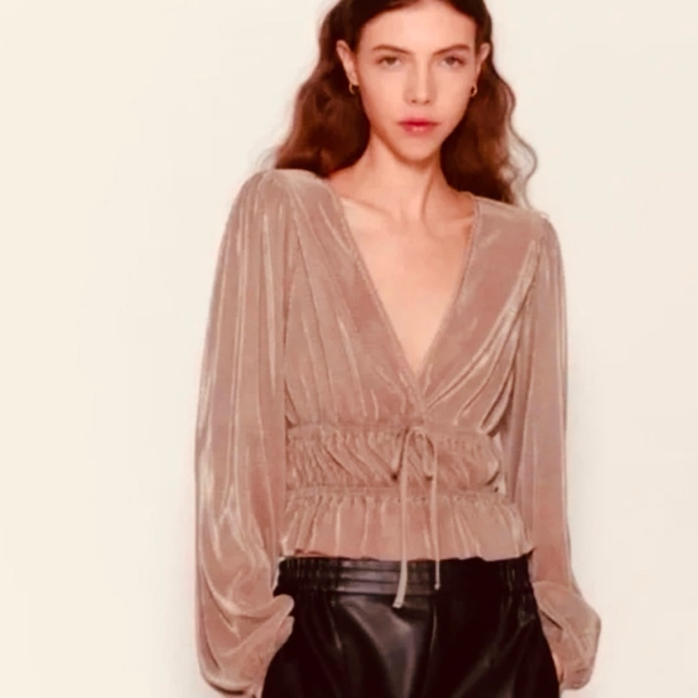 Sincerely Jules Golden Sz M Ruched V-Neck Blouse Femme Parisian Soft Romantic